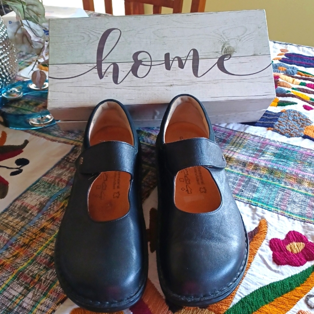 FINN WOMENS SHOES